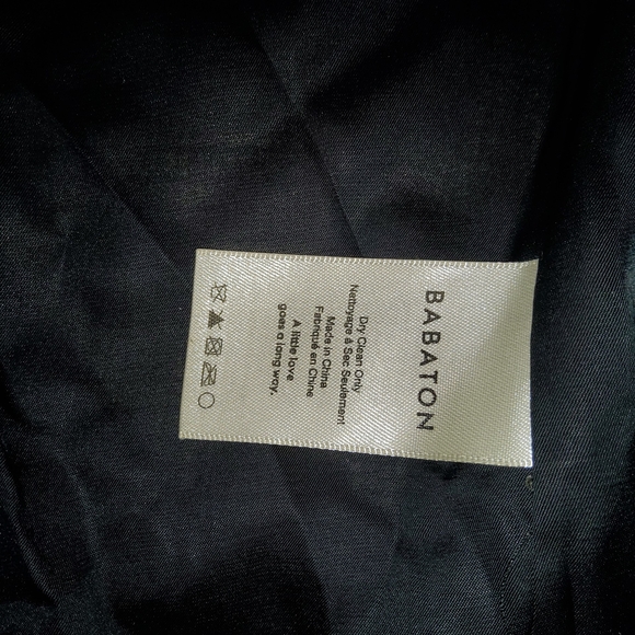 Aritzia, Babaton Samuel Blazer, Size 6. - Picture 10 of 12